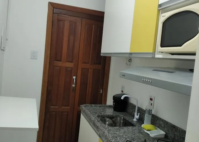 Mobiliado Em Frente à Santa Casa Porto Alegre
